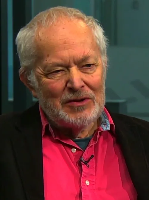 Michael Pennington in a 2014 video still from Theatre for a New Audience (Wikimedia Commons, CC BY 3.0, cropped from YouTube source)